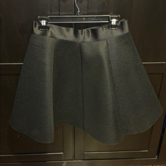 Two piece skirt and top. - Picture 2 of 4